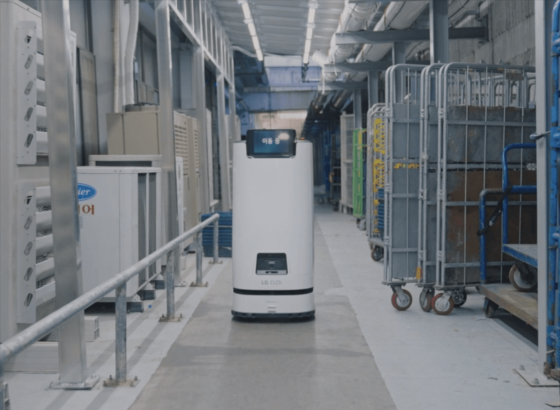 自律走行による荷役場移動