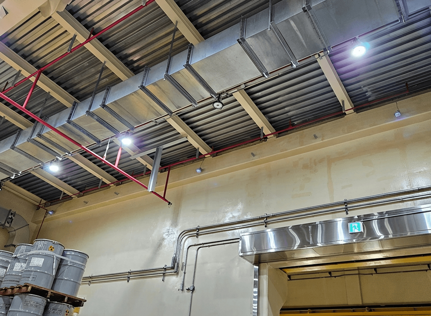 高天井にも設置可能