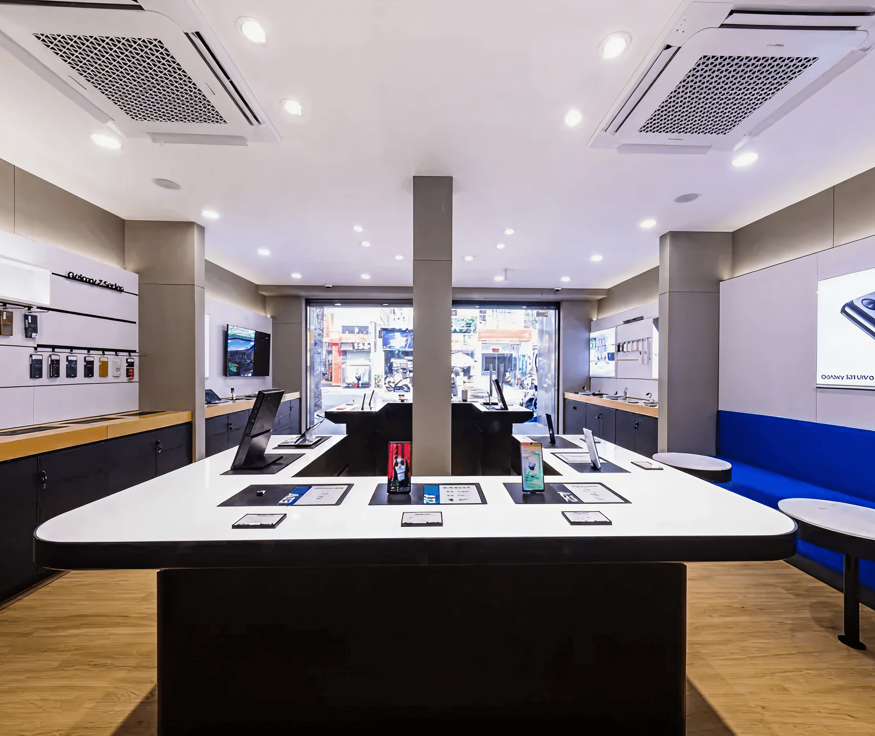 スマートフォン体験は自由に、展示セキュリティは自動管理