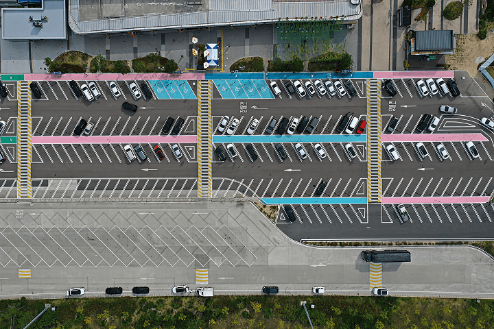 駐車場の車両の流れをリアルタイムで管理し混雑を緩和