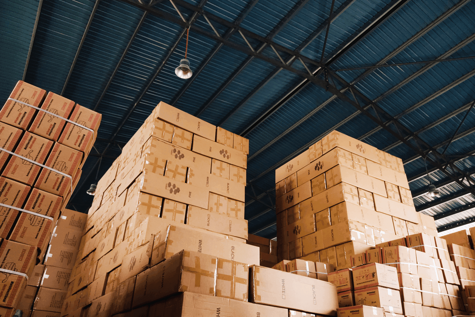 6 Effective Warehouse Management Methods: From Space Planning to UWB Positioning Automation
